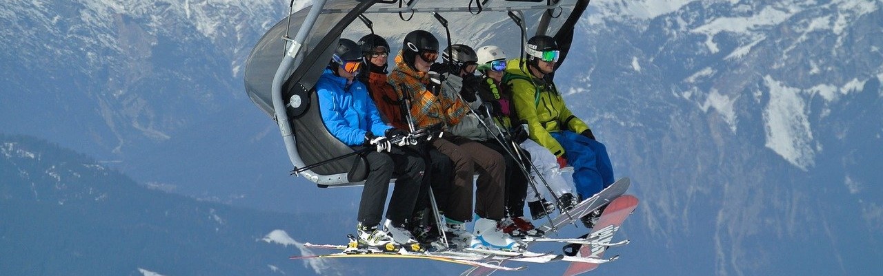 Skiausrüstung pflegen für lange Haltbarkeit